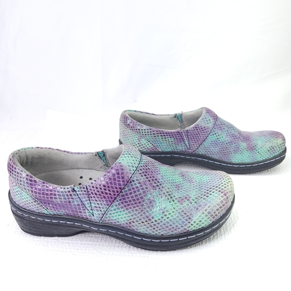 Klogs Snake Print Embossed Leather Slip On Clogs Nurse Comfort Shoes Size 7